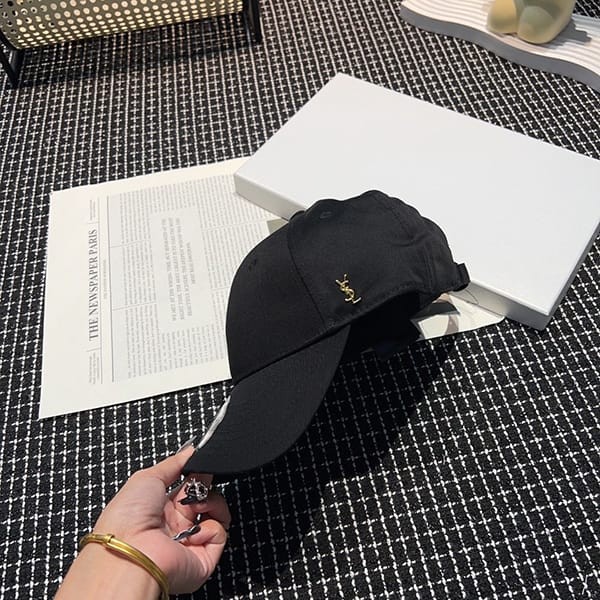 素敵なサンローラン 偽物★CASQUETTEベースボールキャップ Sar90246
